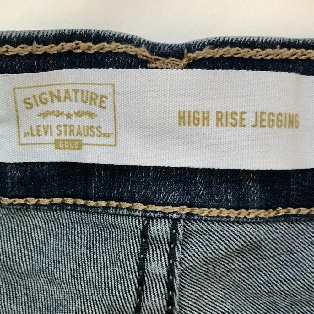 Signature Levi Straus Gold High Rise Jegging Jeans 9 - 29 Five Pocket